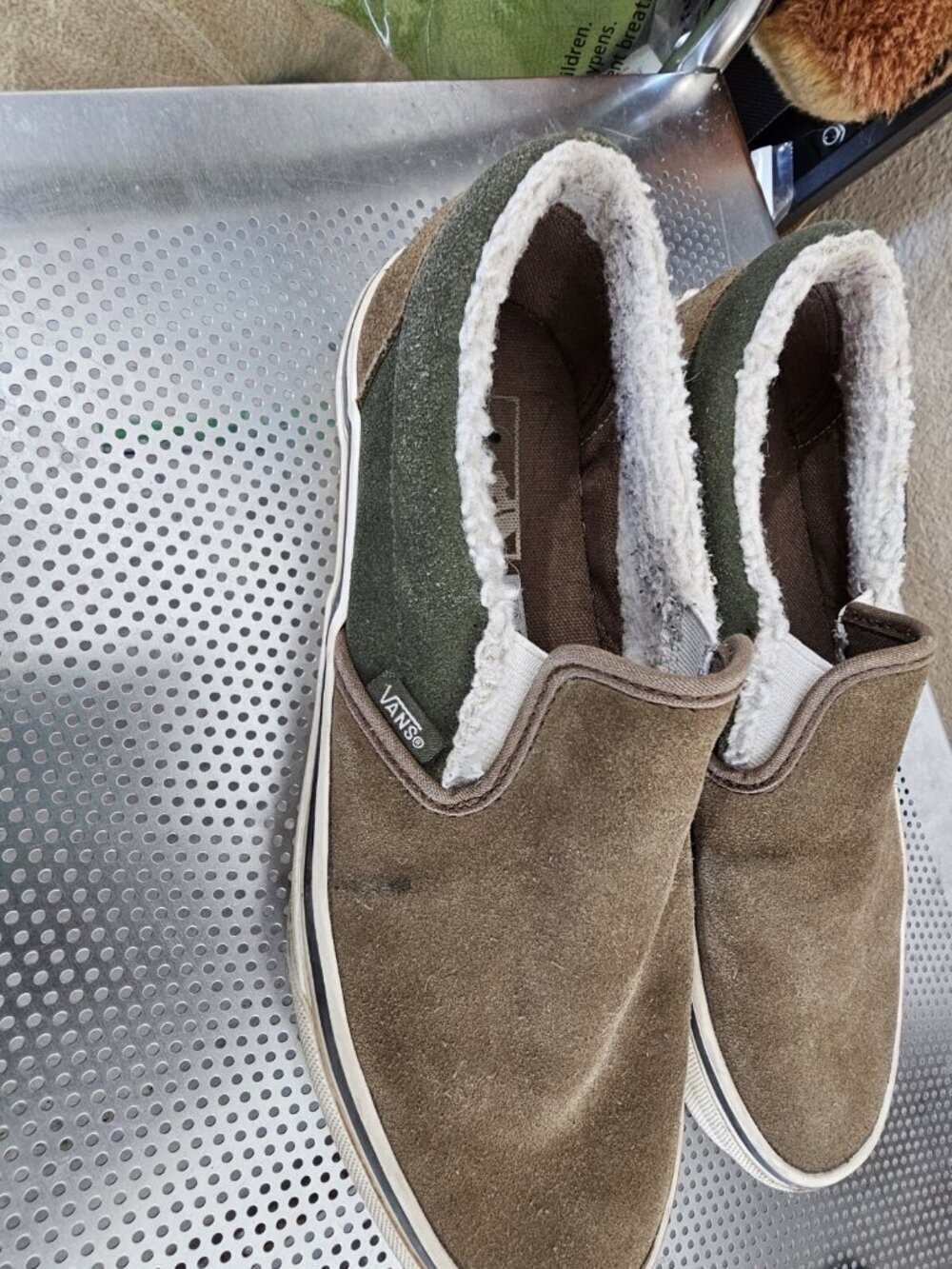 Vans Sherpa Lined Suede Loafers Shoes Casual Tan Green Men's 8 Women's 9.5 - Picture 3 of 7